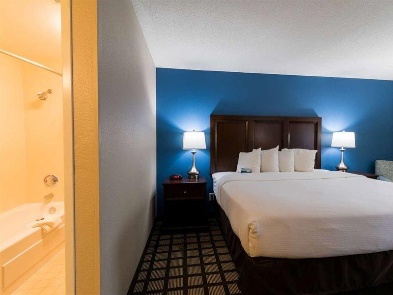 Baymont By Wyndham Detroit Airport/Romulus Hotell Eksteriør bilde