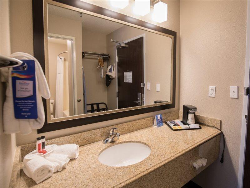 Baymont By Wyndham Detroit Airport/Romulus Hotell Eksteriør bilde