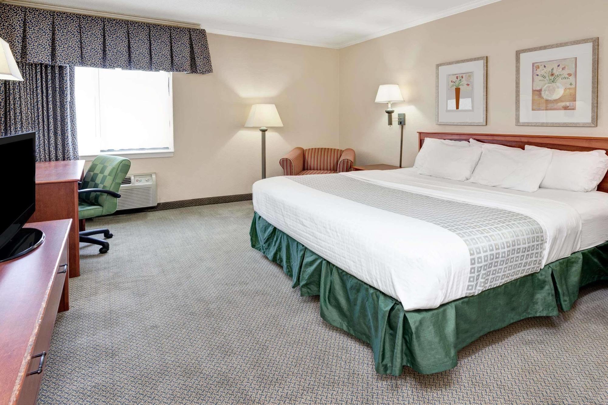 Baymont By Wyndham Detroit Airport/Romulus Hotell Eksteriør bilde